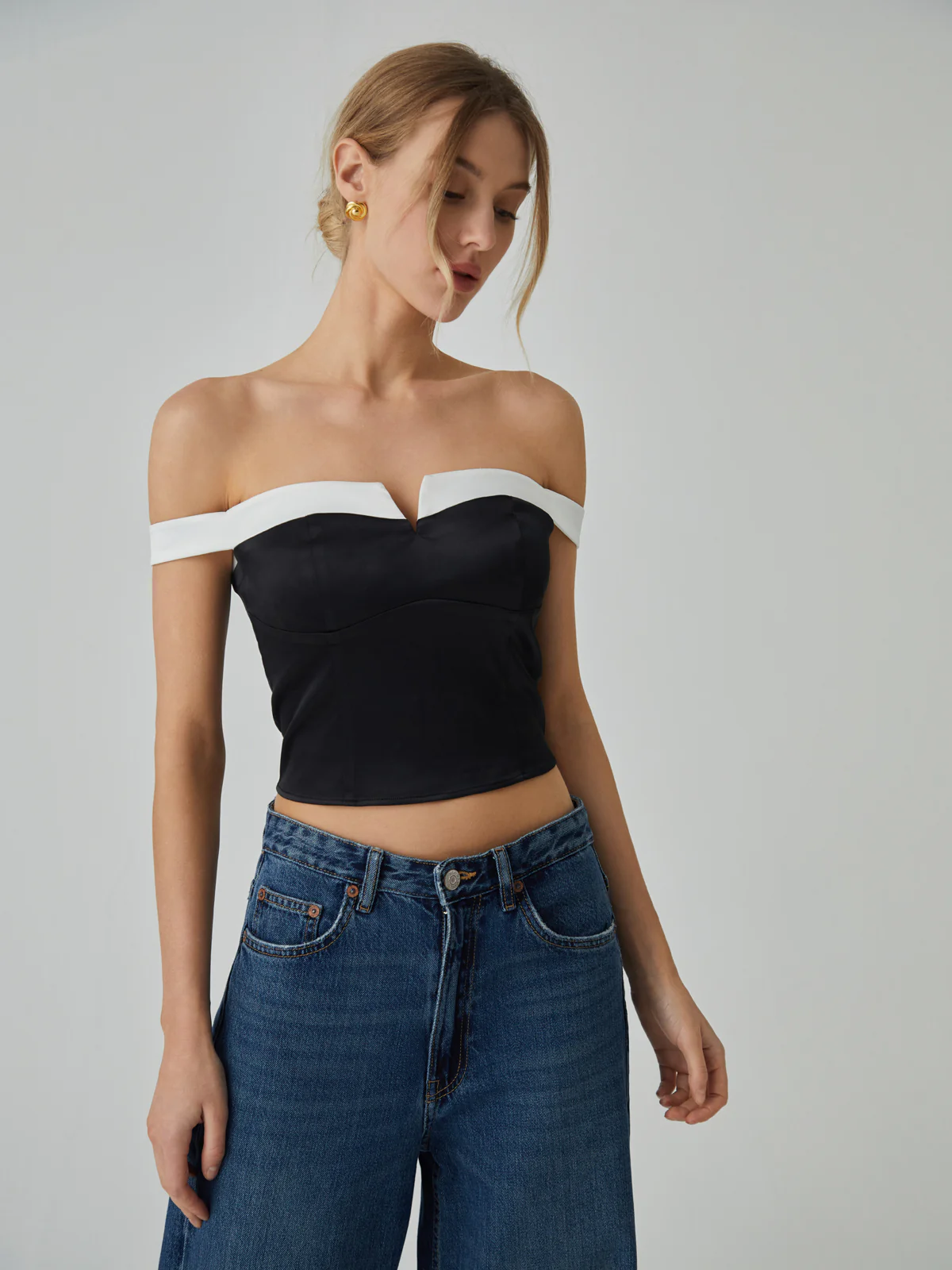 Contrast Trim Off-Shoulder T-Shirt - Takermore