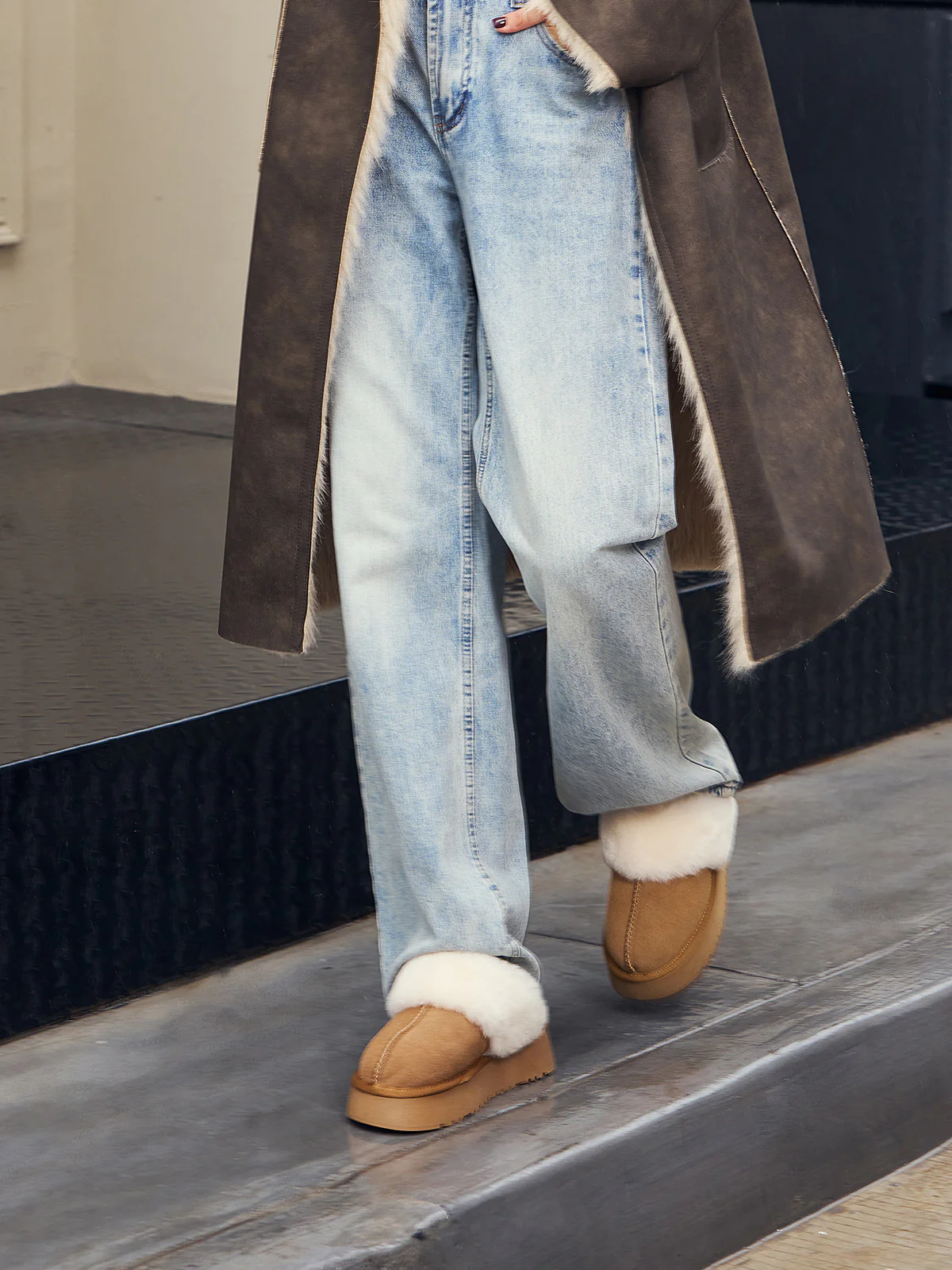 Thick Sole Fleecing Slippers Boots - Takermore