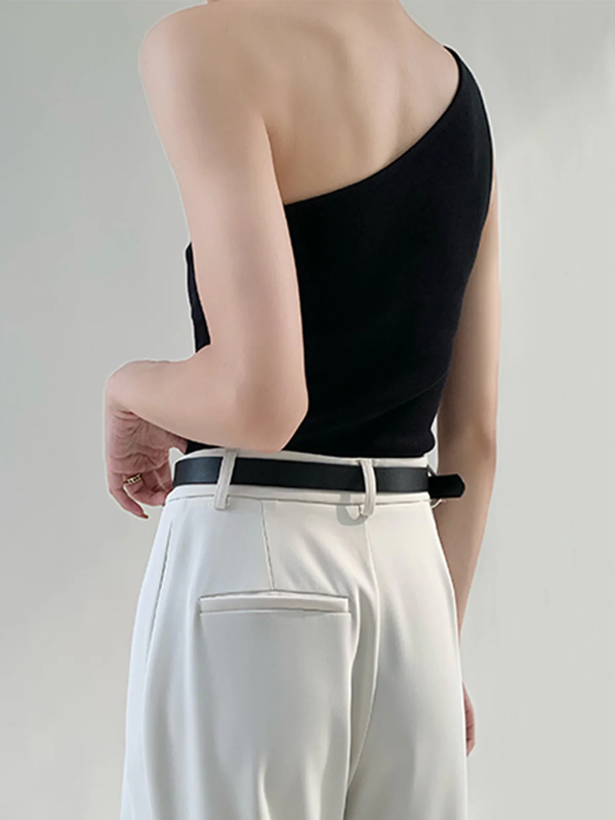 Solid One Shoulder Top - Takermore