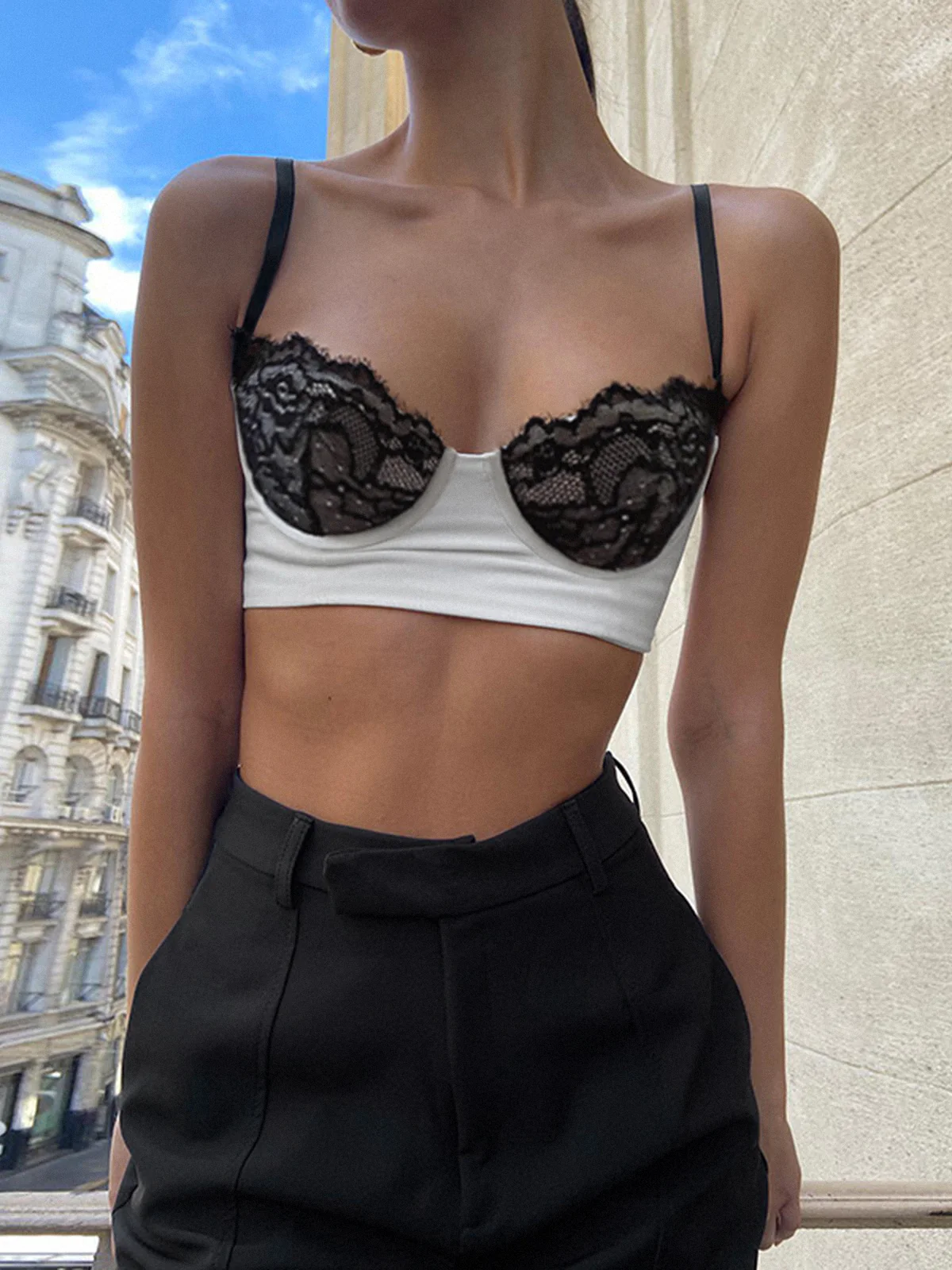Lace Bra Detail Cropped Cami Top - Takermore