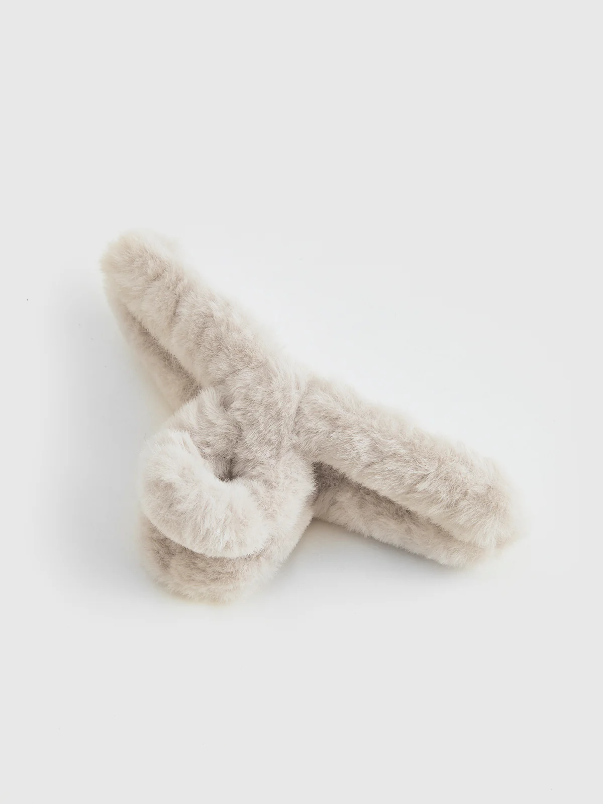 Fuzzy Hair Claw - Takermore