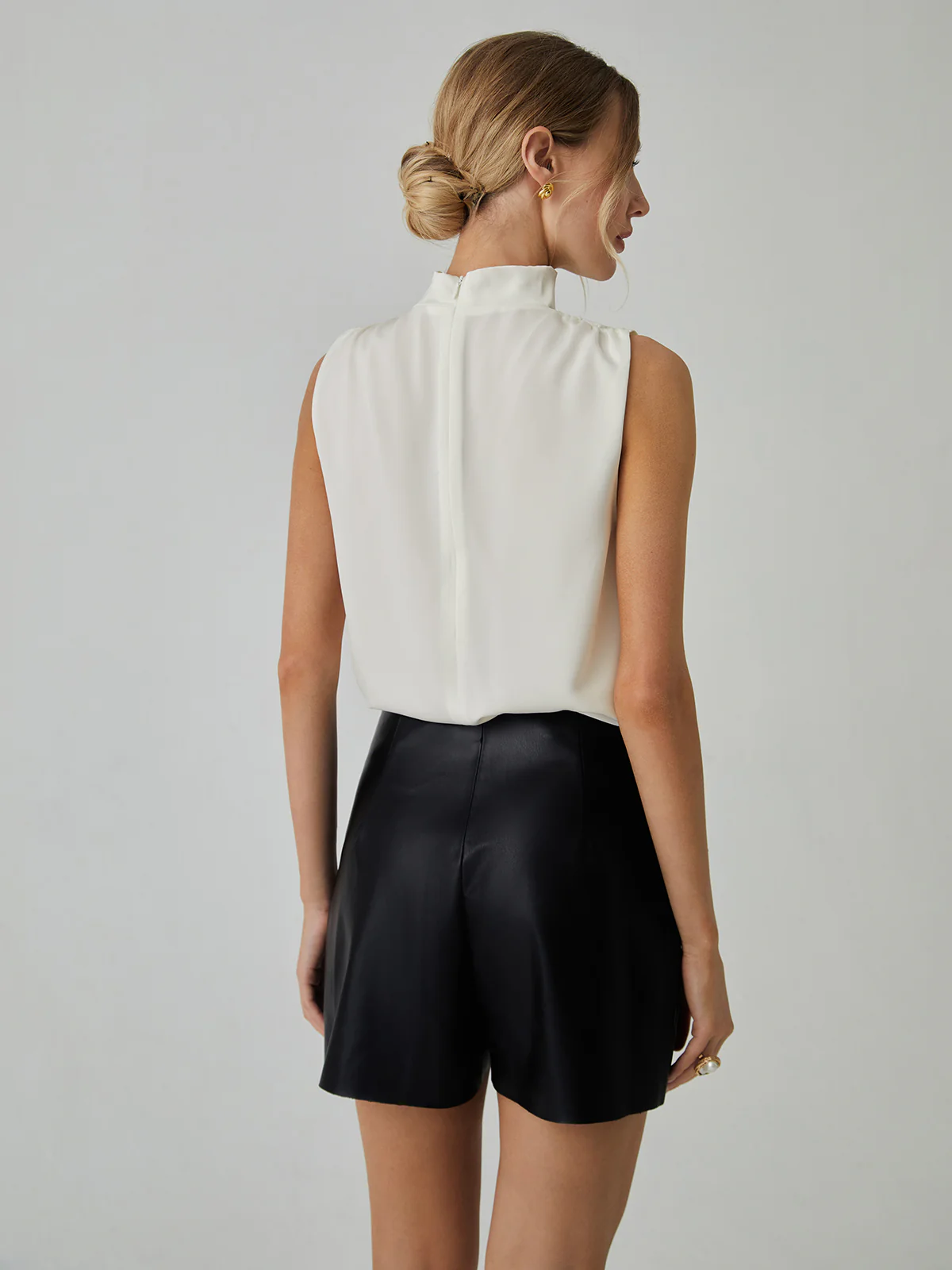 Pleated High Neck Sleeveless Blouse - Takermore