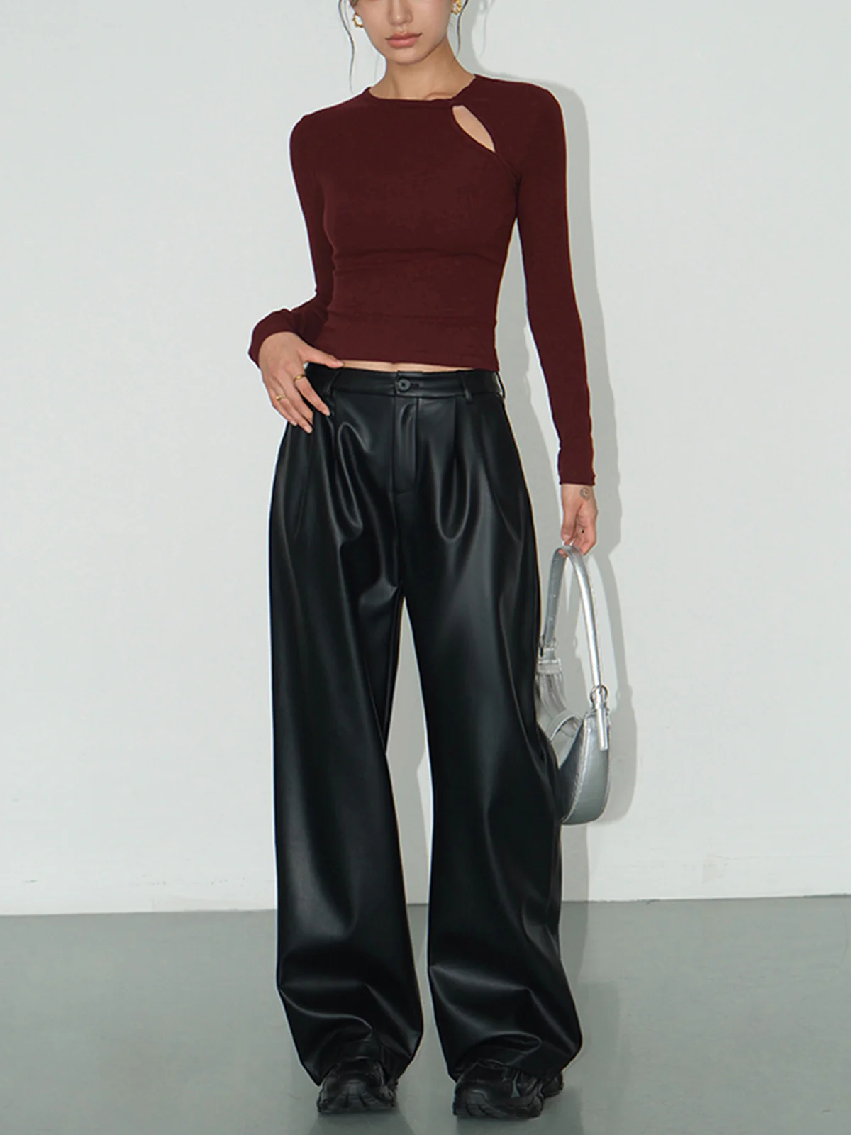 Knotted Cutout Skinny T-Shirt - Takermore