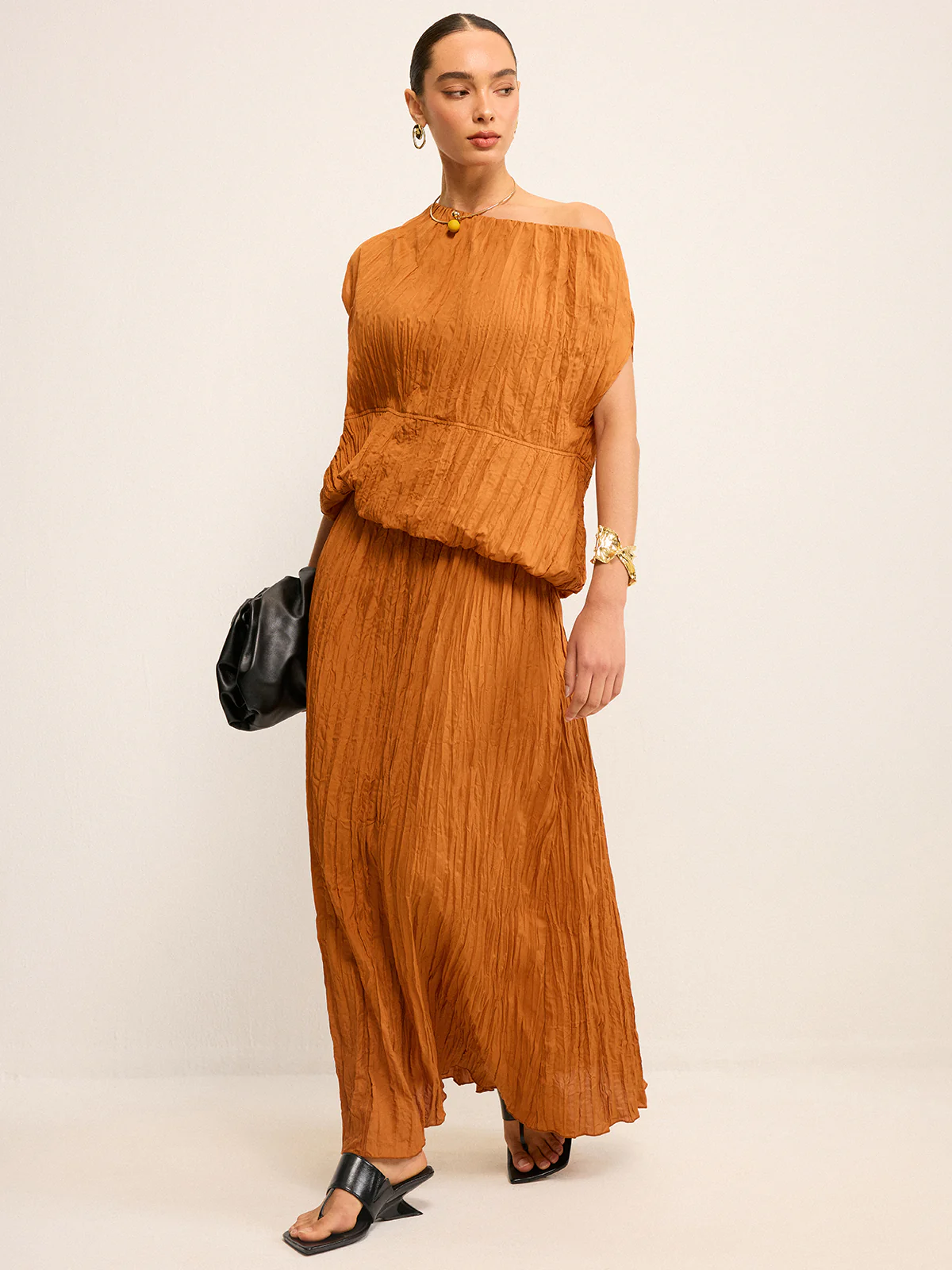 Oversized Textured Off-Shoulder Top and Maxi Skirt Set - Takermore