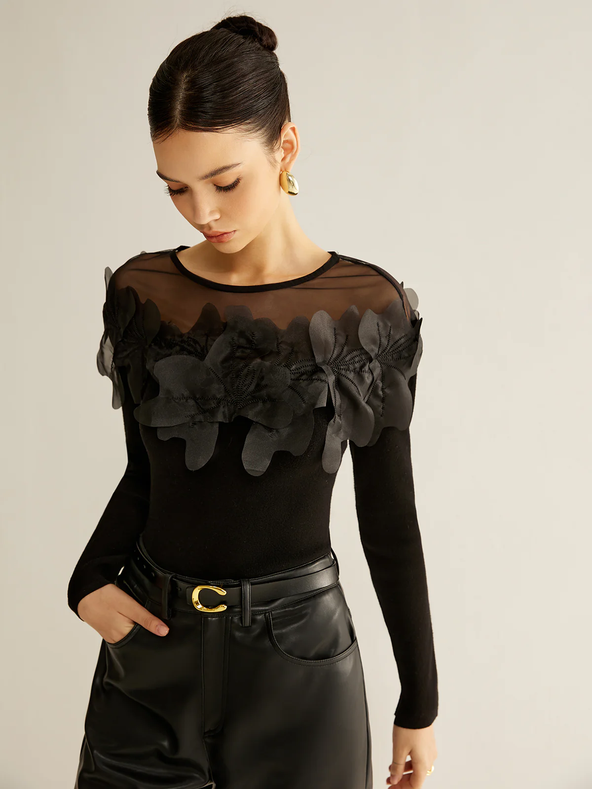 Semi-Sheer Floral Decor Slim Blouse - Takermore