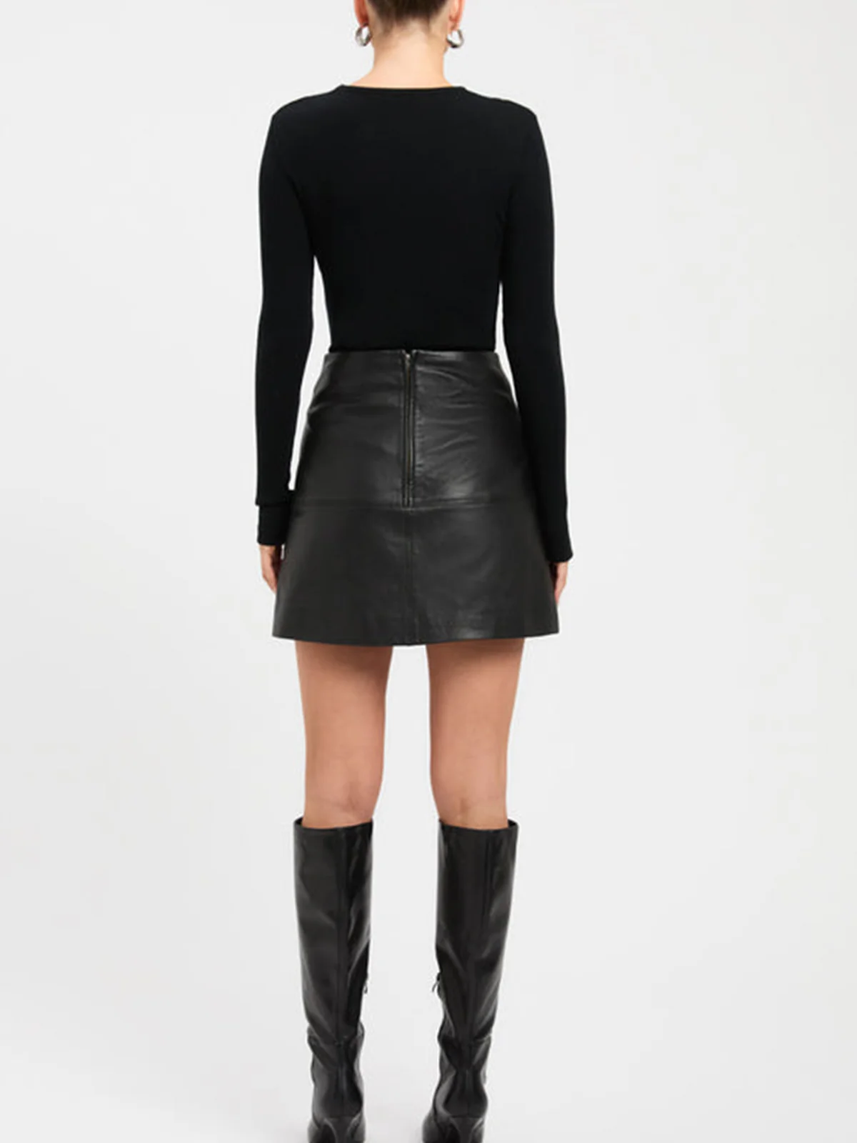 Diagonal Buttoned Keyhole Long Sleeve Top - Takermore