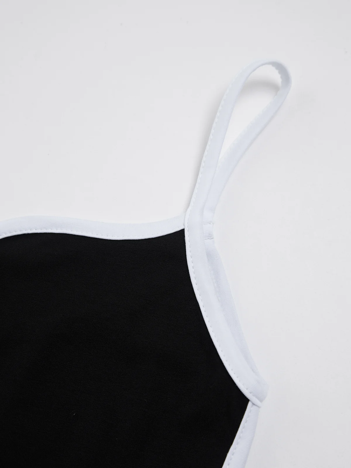 Contrast Trim Sweetheart Ribbed Crop Cami Top - Takermore