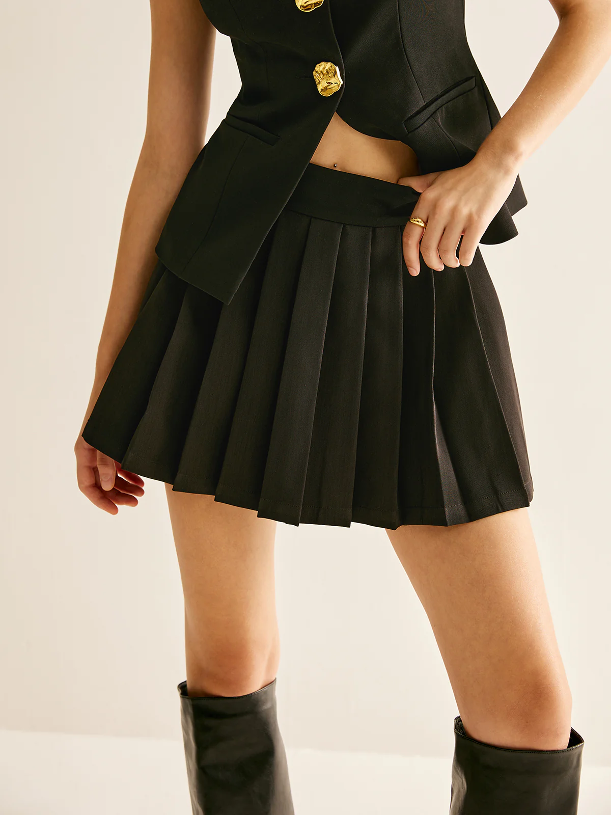 Pleated Mini Skirt - Takermore