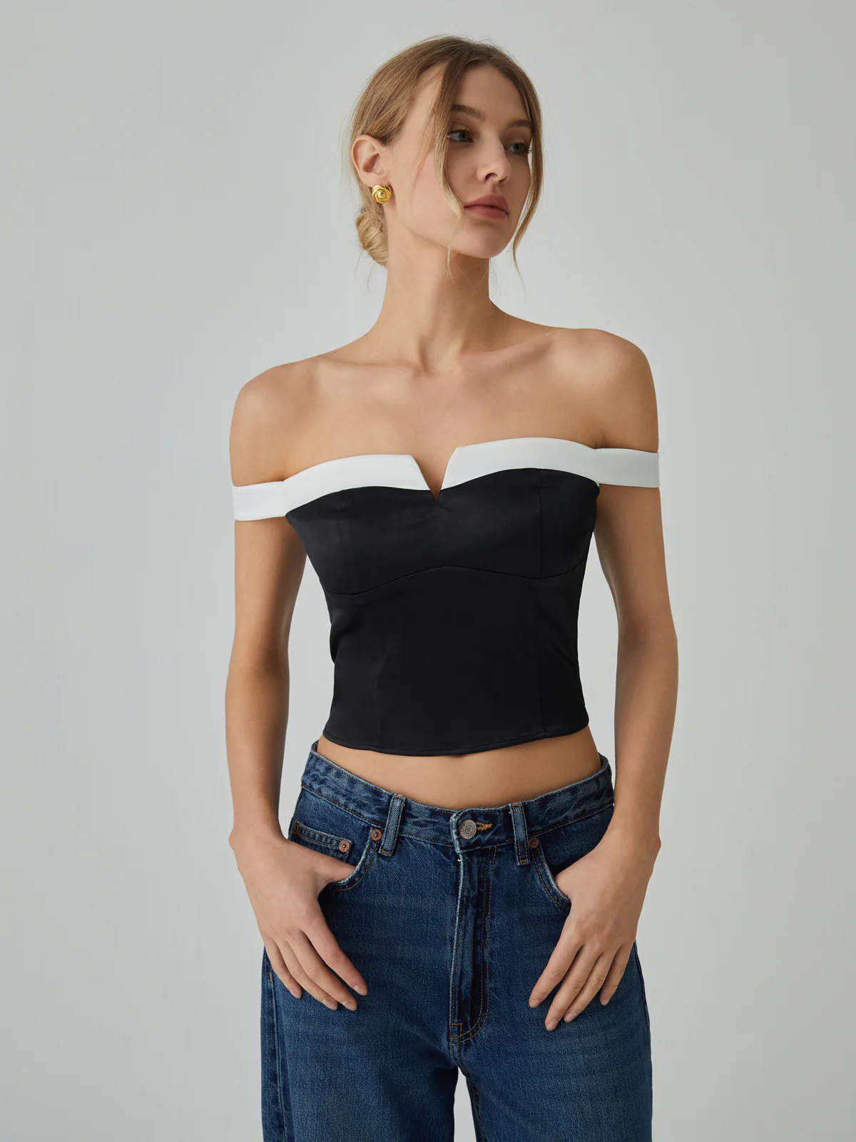 Contrast Trim Off-Shoulder T-Shirt - Takermore