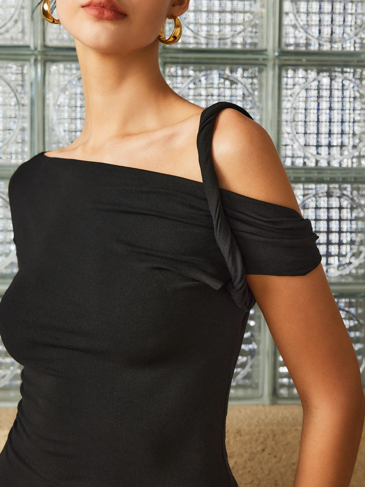 Off-Shoulder Twist Sleeve T-Shirt - Takermore