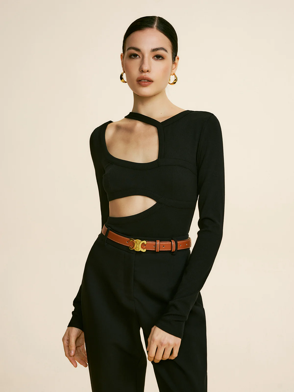 Cutout Piping Plain T-Shirt - Takermore