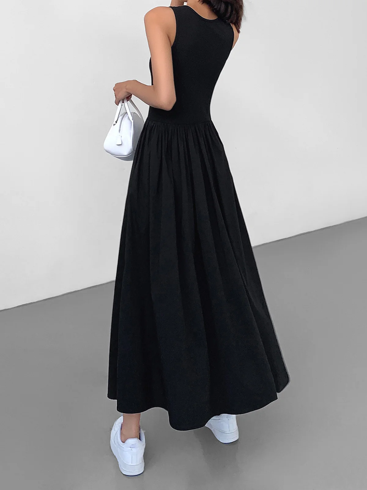 Leisure Crew Neck Long Dress - Takermore