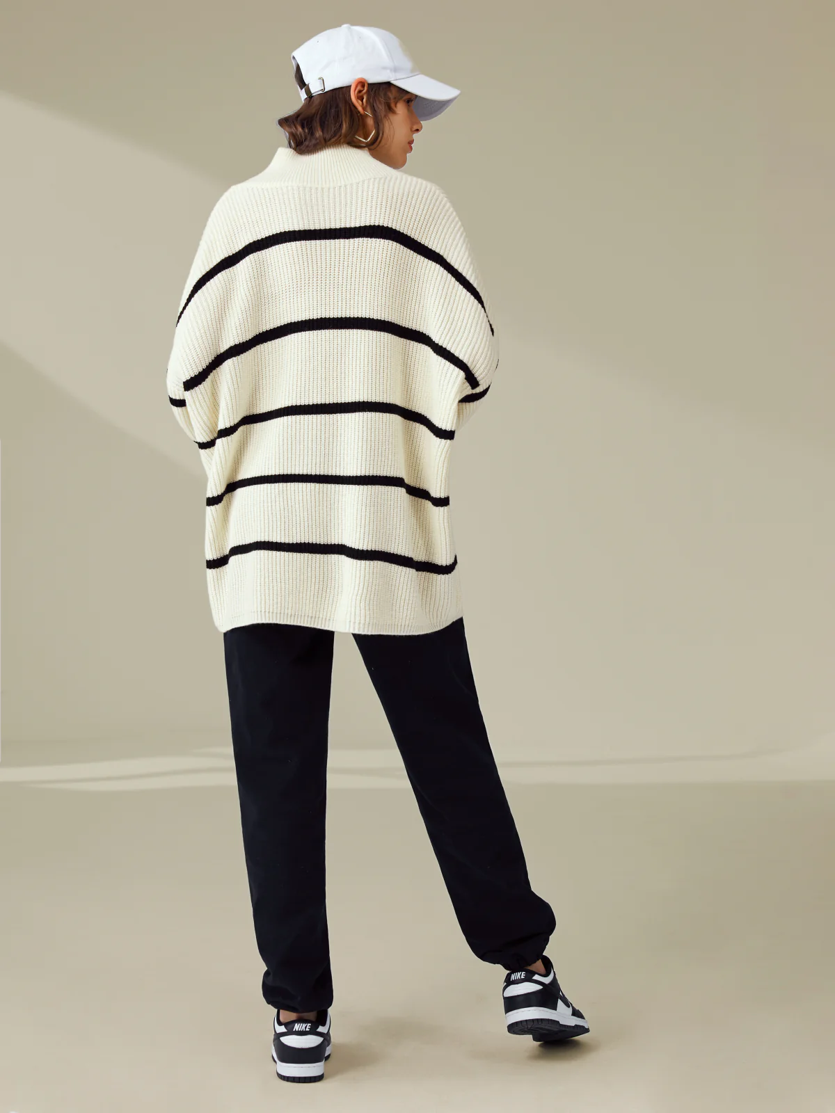 Oversized Ribbed Mockneck Sweater - Takermore