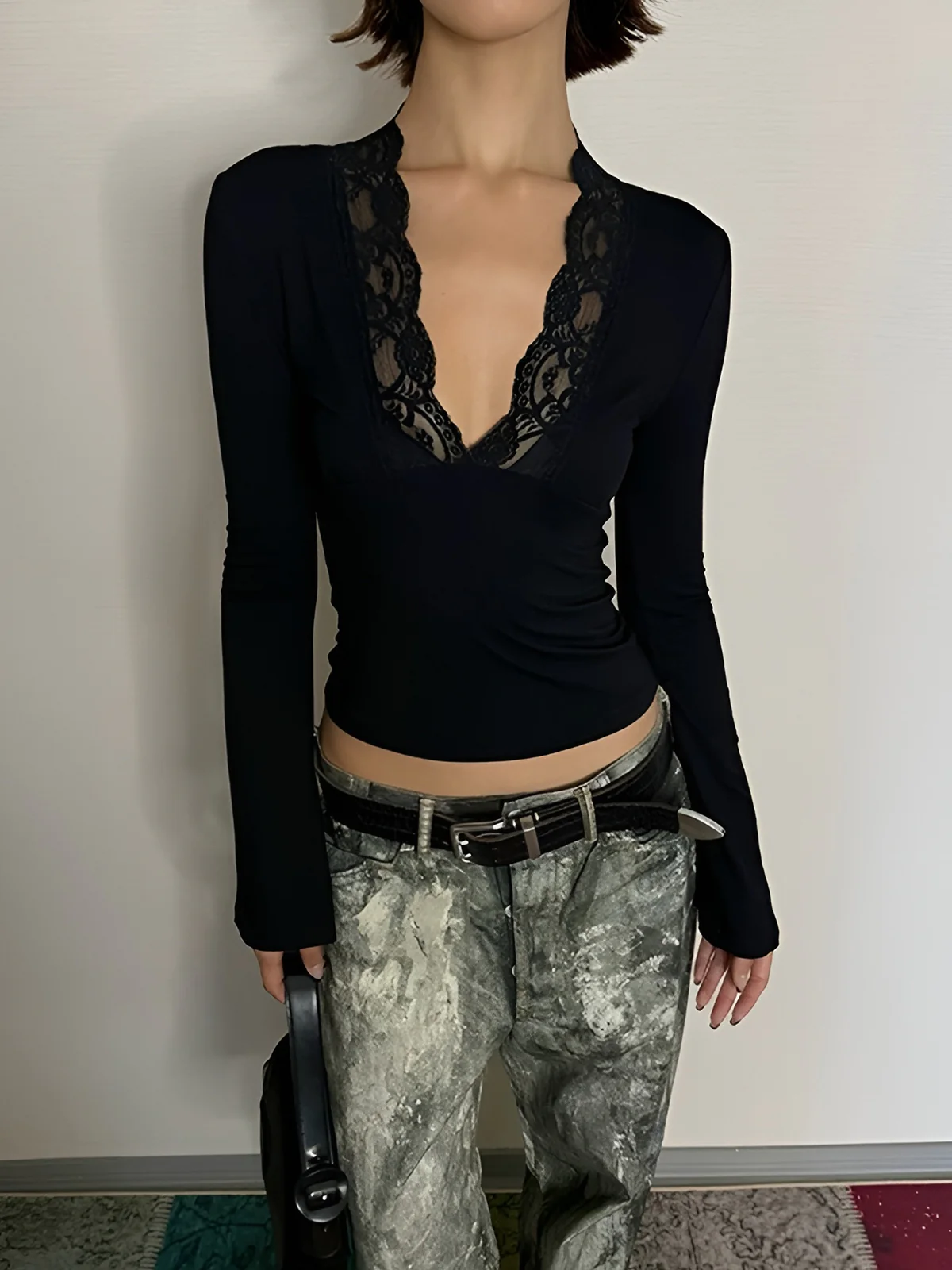 Lace Trim V-Neck T-Shirt - Takermore