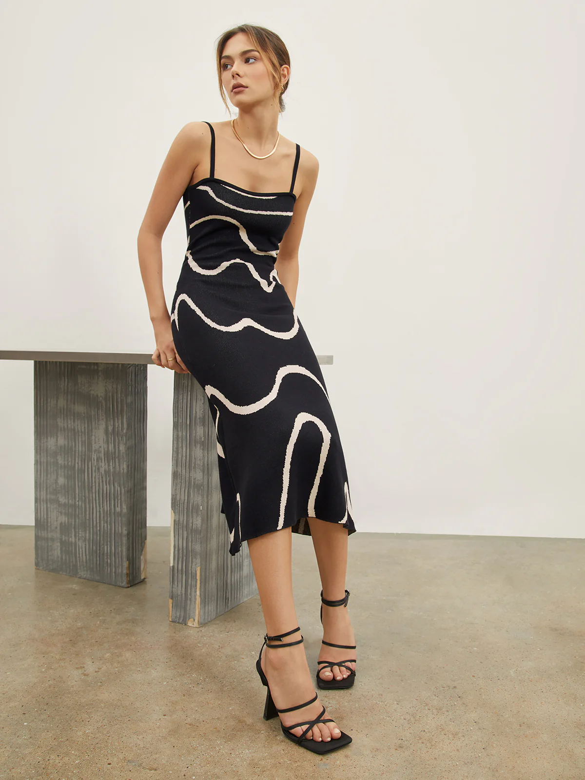 Wavy Print Strap Midi Dress - Takermore