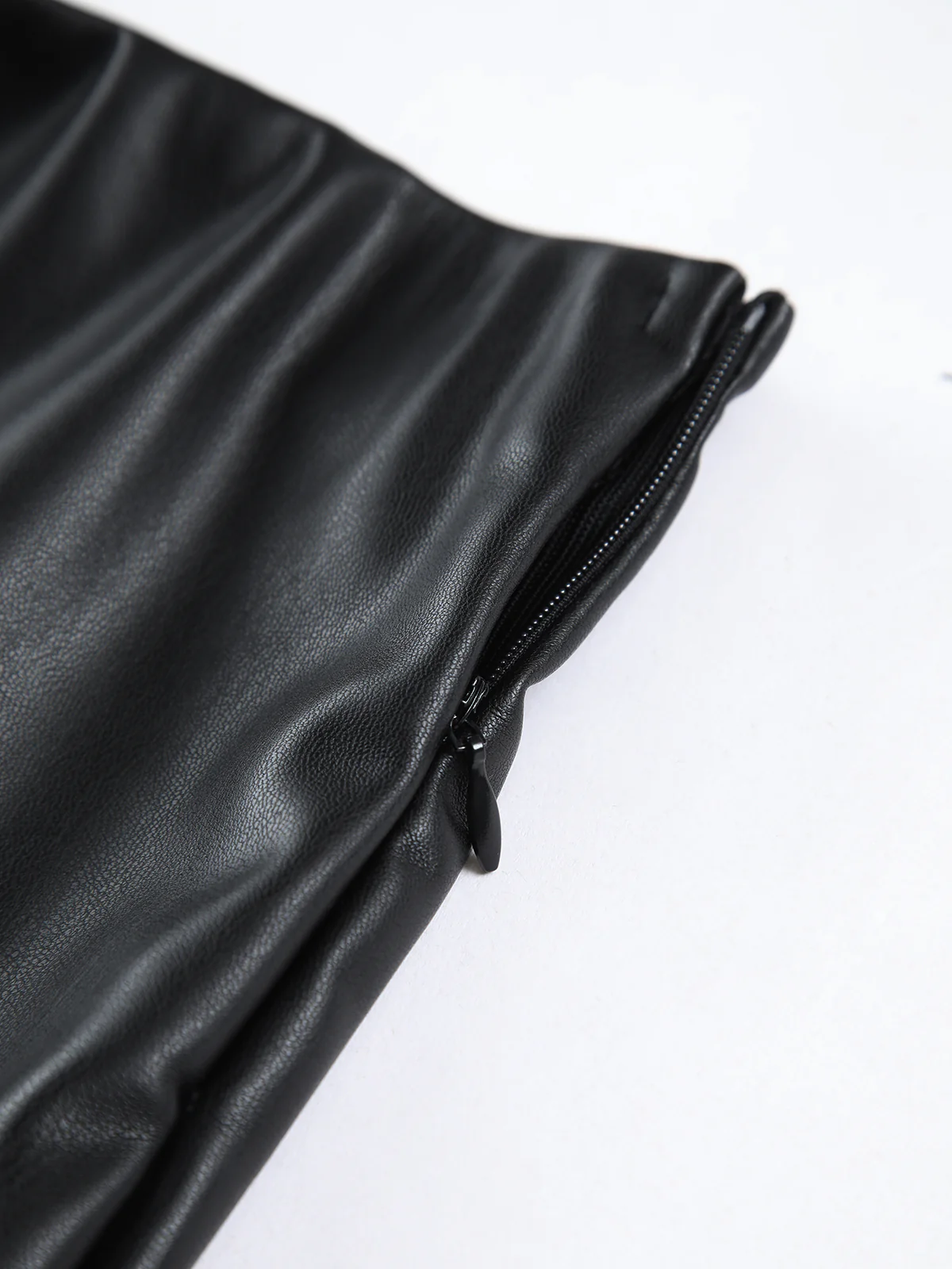 Faux Leather Zippered Mini Skirt - Takermore