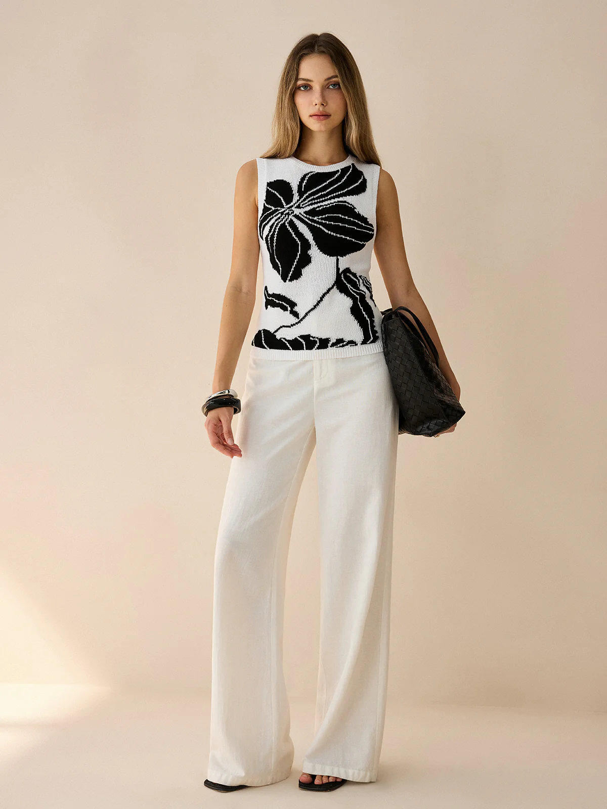 Contrast Floral Knit Vest - Takermore