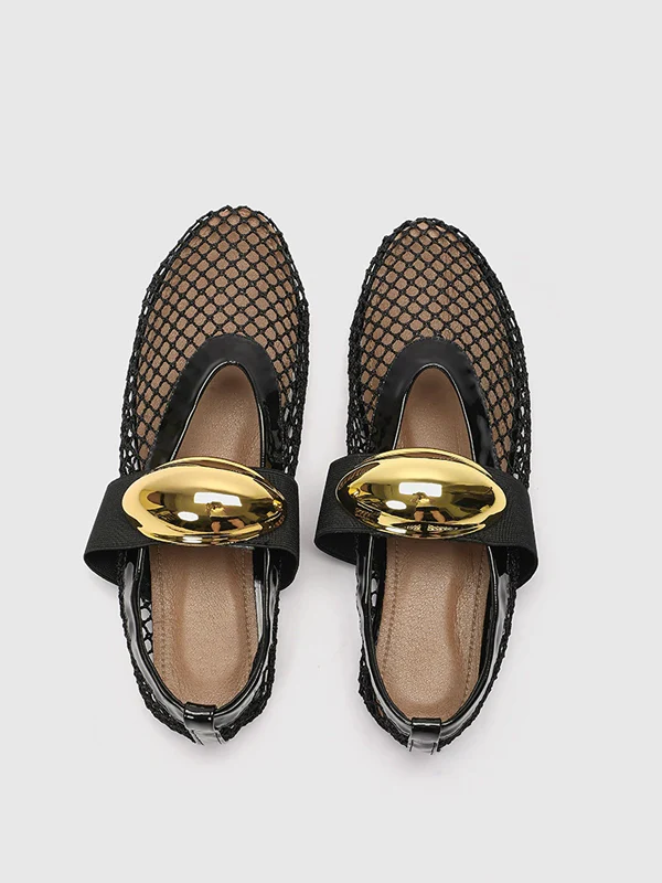 Mesh Design Shoes With Golden Accent - Takermore