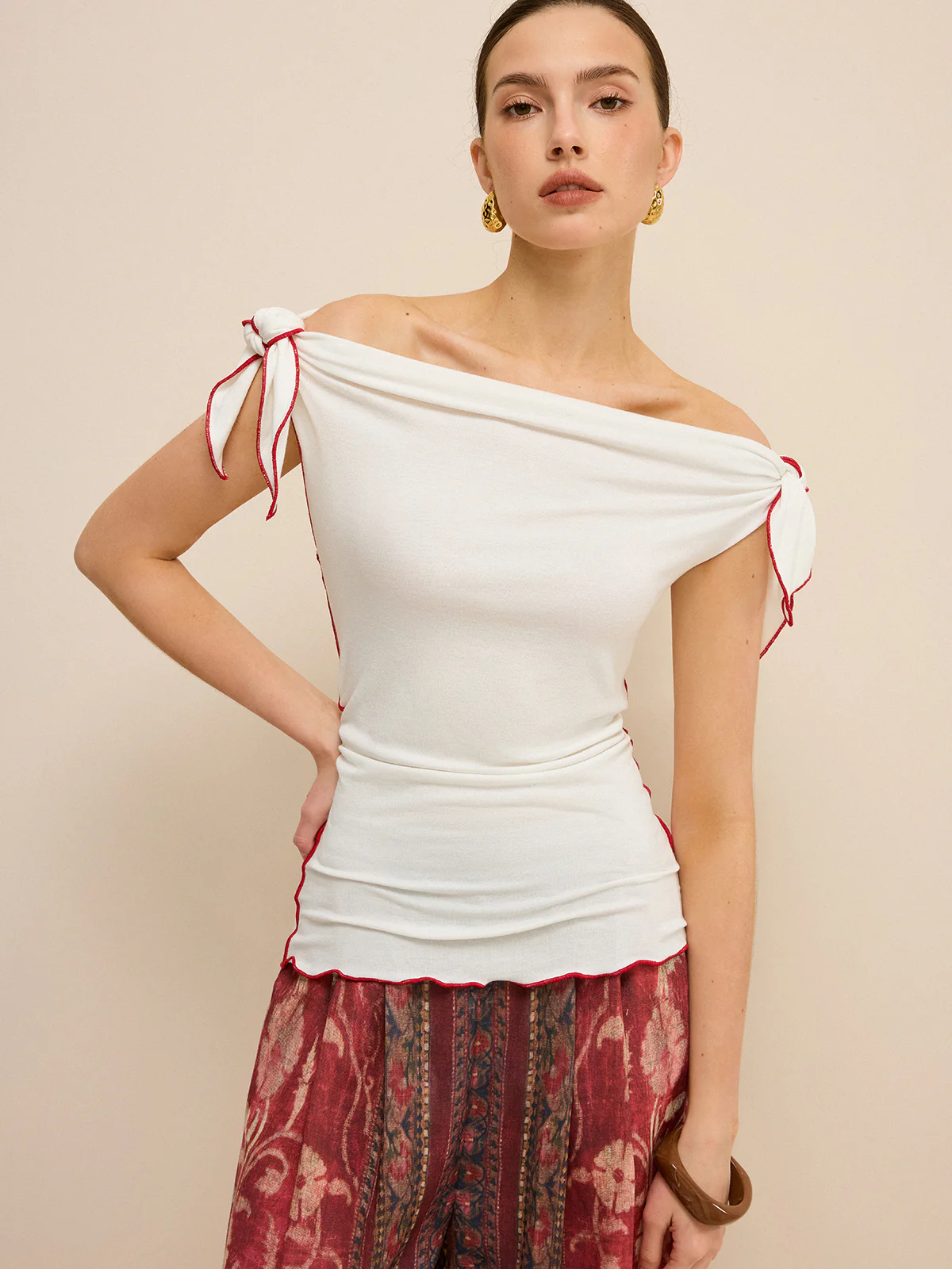 Off-Shoulder Contrast Trim Knotted Top - Takermore