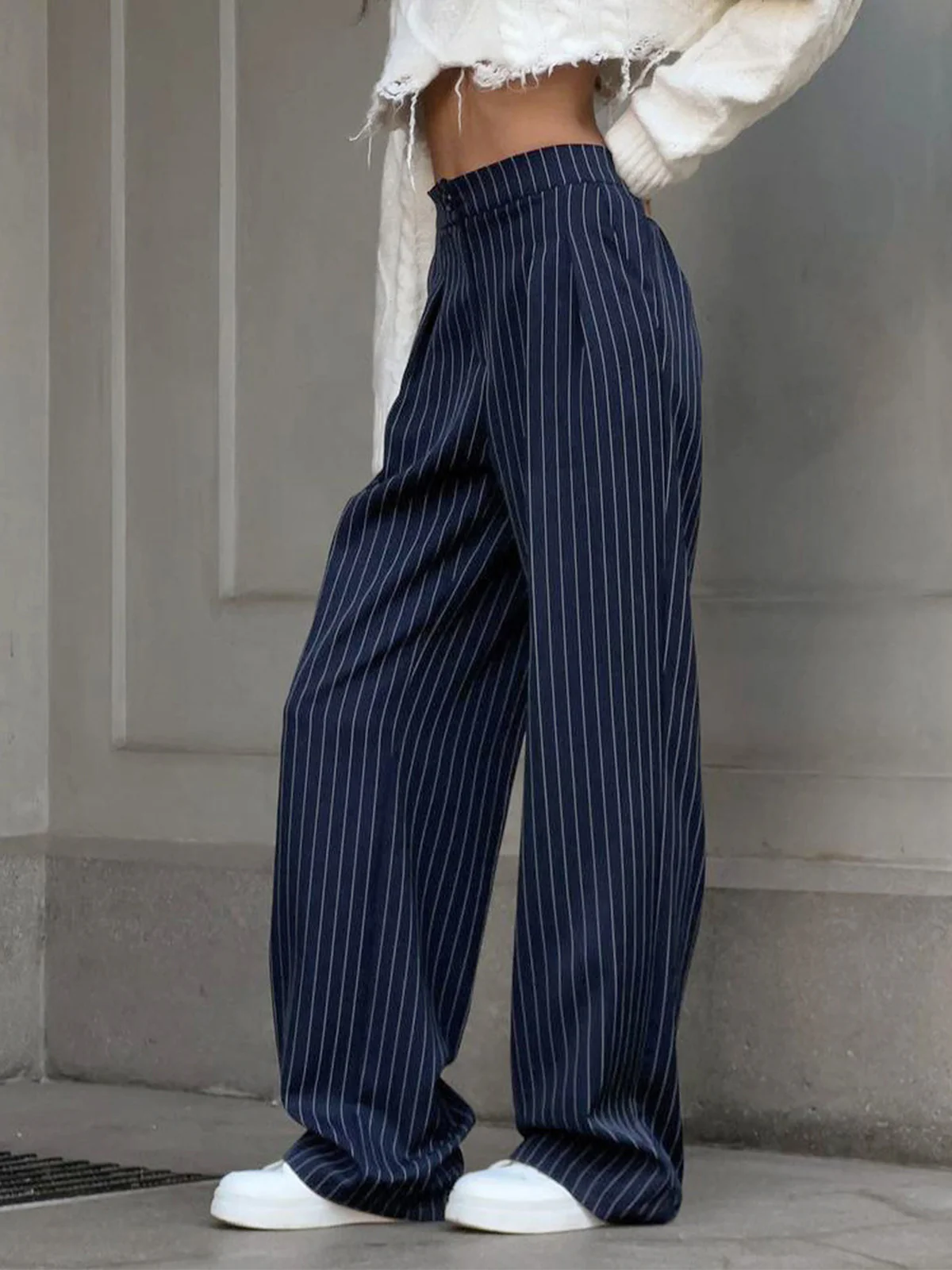 Pinstripe Pleated Wide-Leg Pants - Takermore
