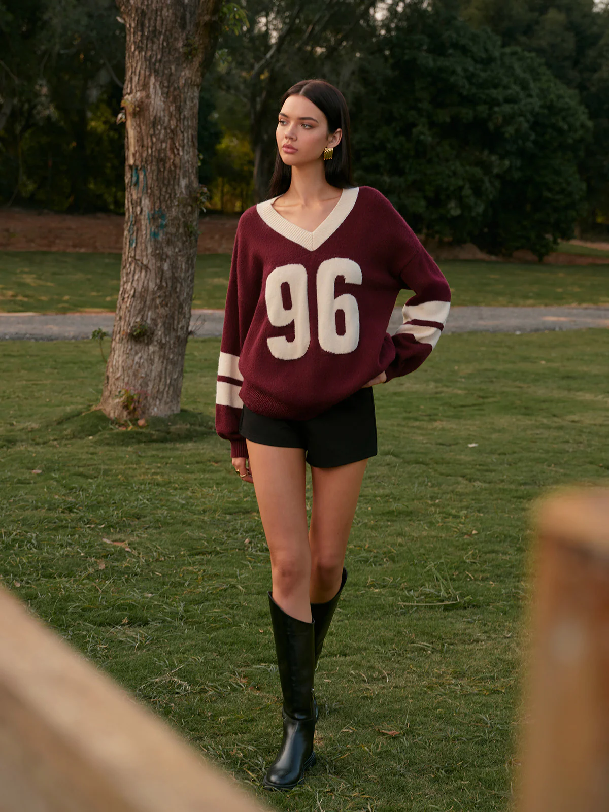 V-Neck Contrast Binding Sweater - Takermore