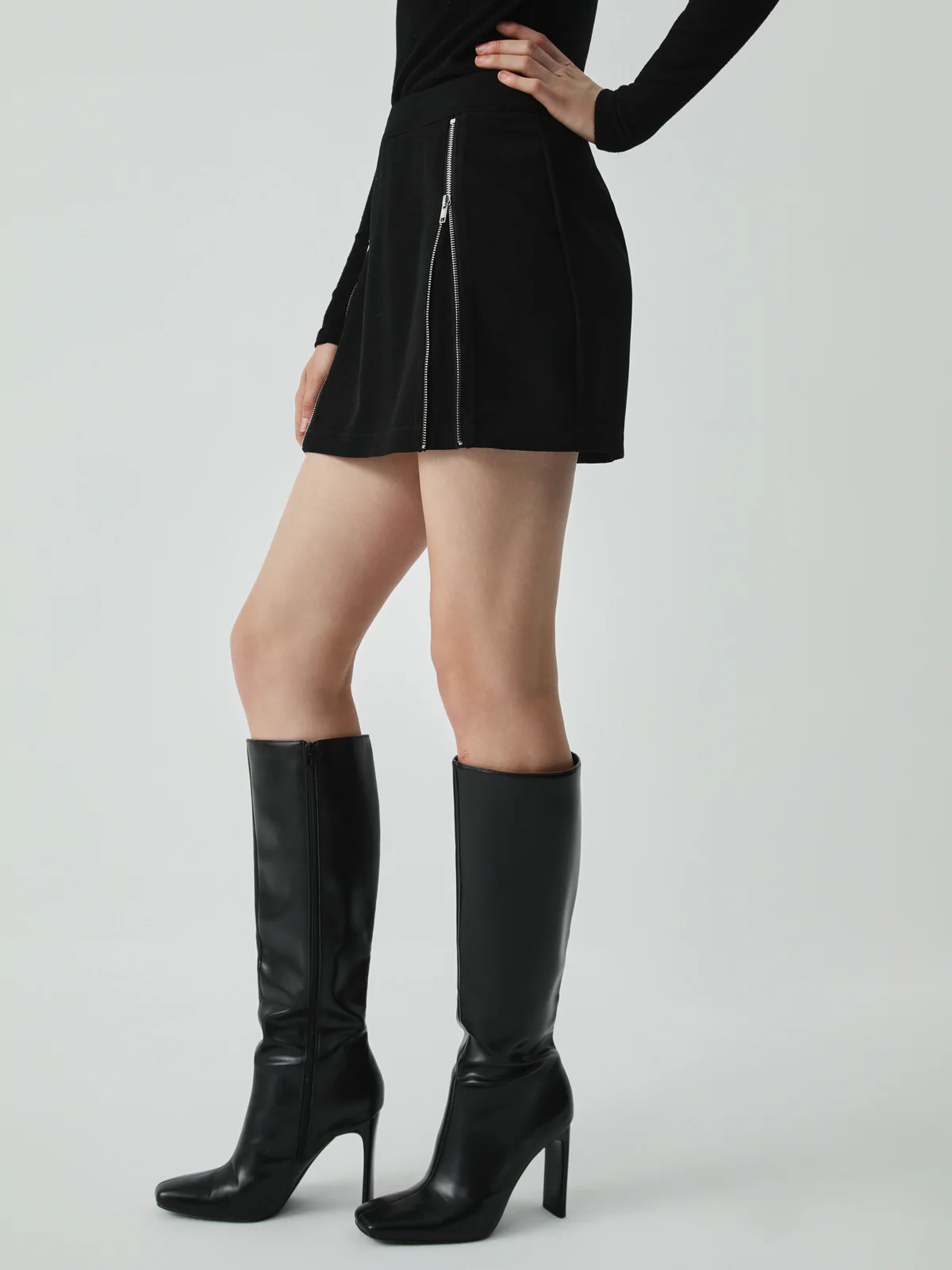 Side Zipper Detail Mini Skirt - Takermore
