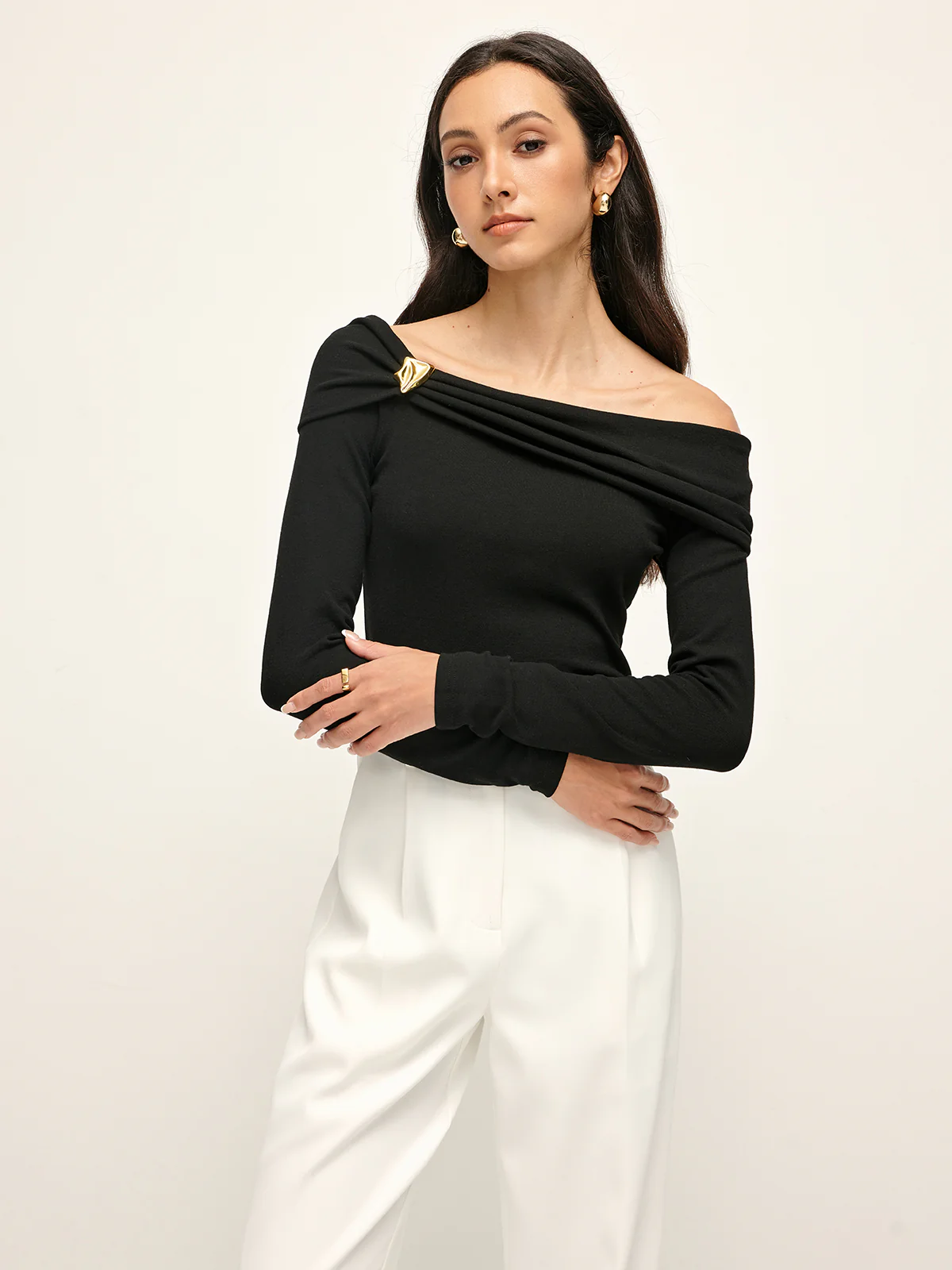 Pleated Off Shoulder T-Shirt - Takermore